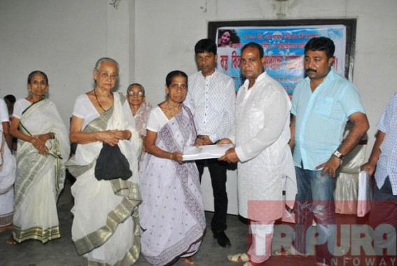 Tripura Wholesale Grocery Merchants Association organised clothes distribution program